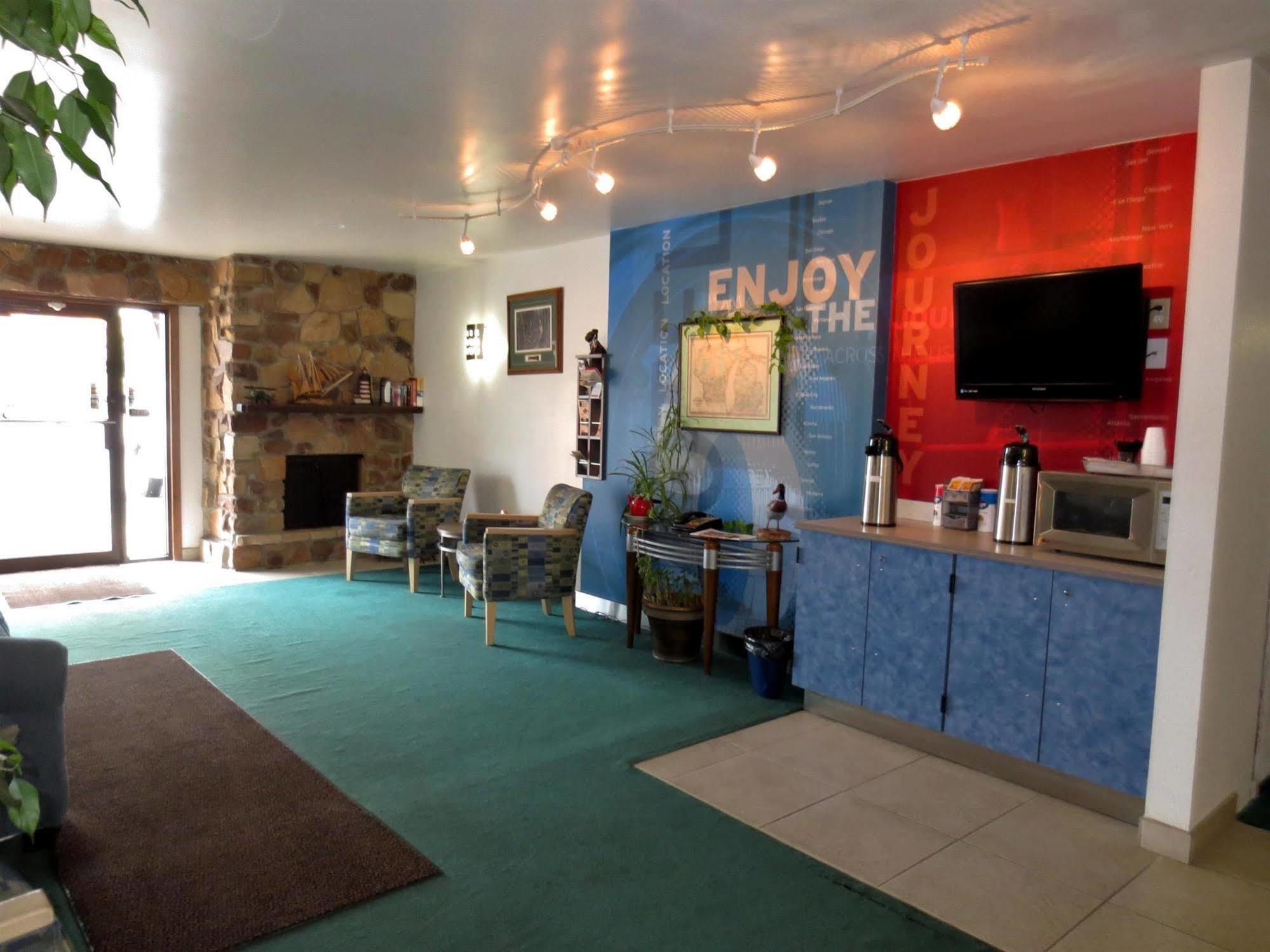 Country Hearth Inn-Iron Mountain Esterno foto