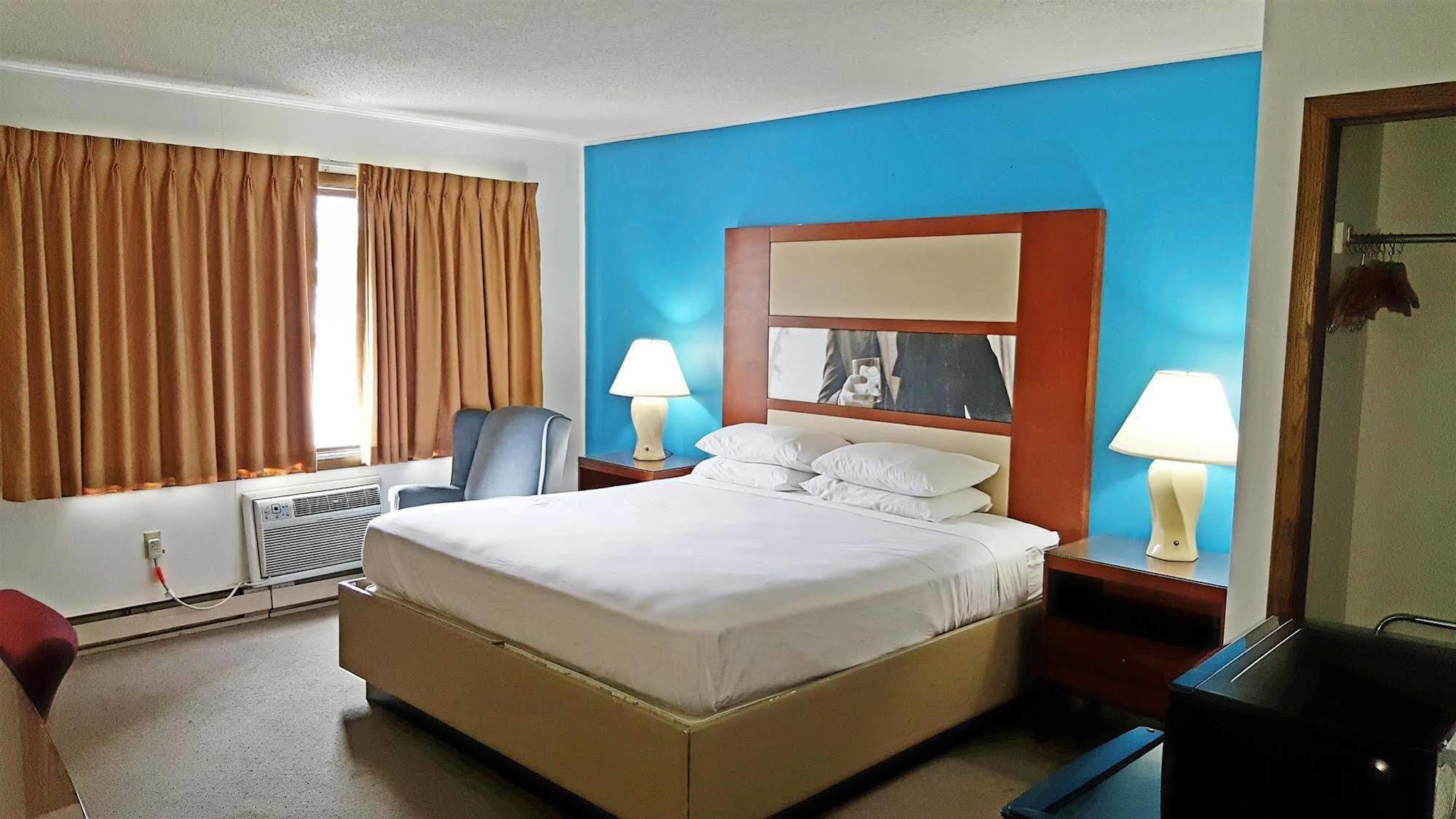 Country Hearth Inn-Iron Mountain Esterno foto