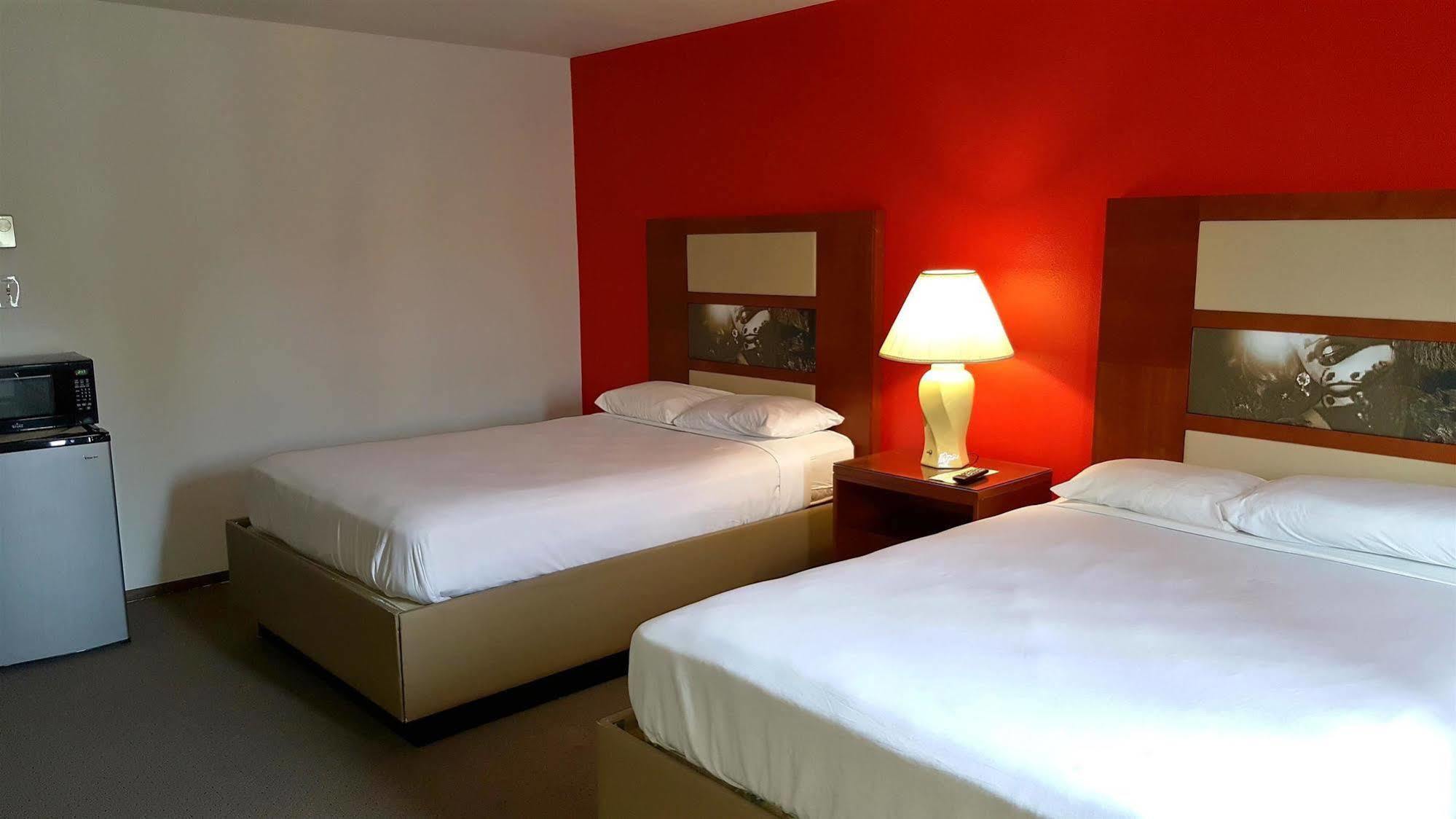 Country Hearth Inn-Iron Mountain Esterno foto